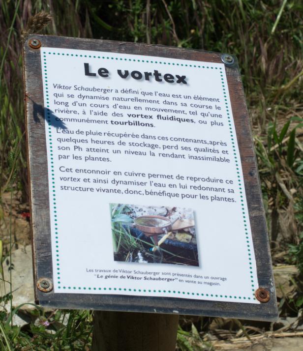 Permaculture ; Vortex pour la dynamisation de l'eau d'arrosage